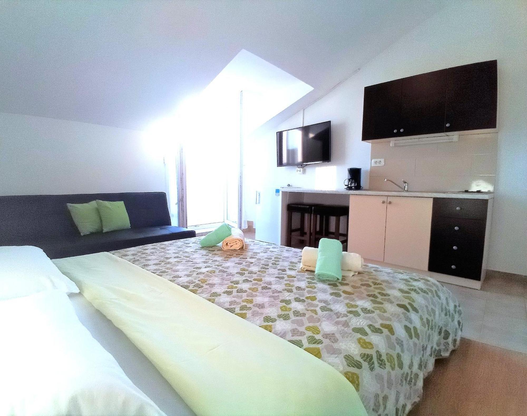 Guesthouse Cecilia 2 Malinska Kültér fotó