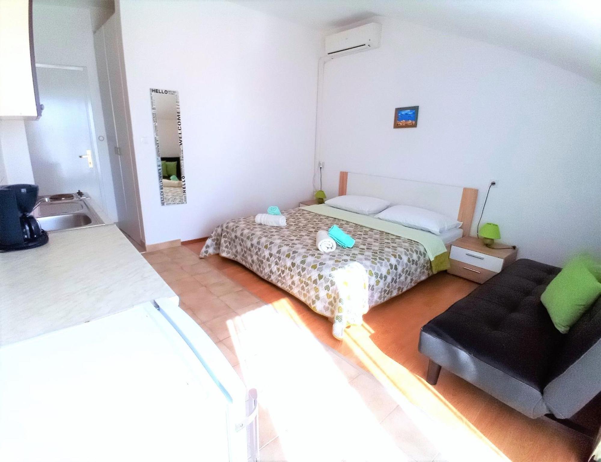 Guesthouse Cecilia 2 Malinska Kültér fotó
