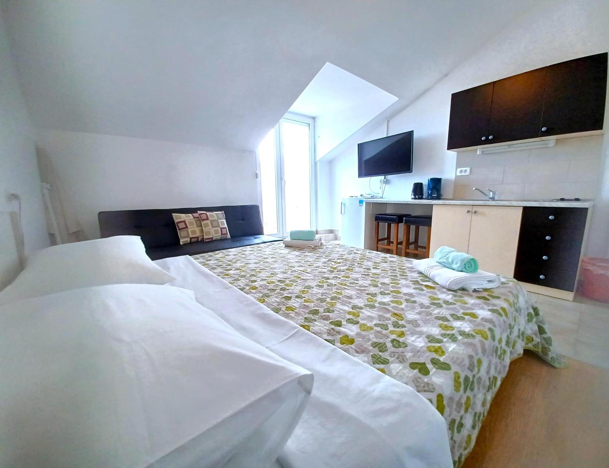 Guesthouse Cecilia 2 Malinska Kültér fotó